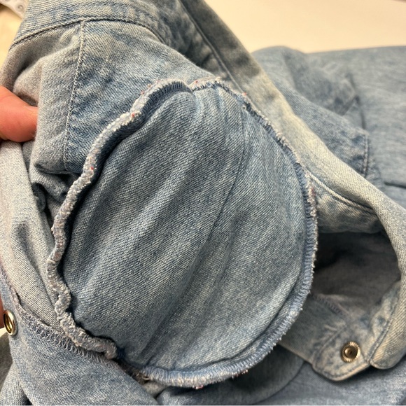 Christopher & Banks Vintage Denim Snap button Holiday Snowflake Button Up M - Picture 12 of 13